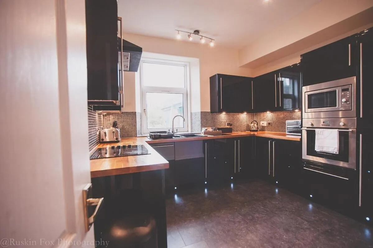 Stylish And Spacious Two Bed In Aberdeen'S West End Lägenhet Aberdeen